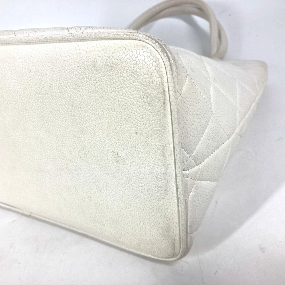 CHANEL White Caviar Leather Logo Shoulder Bag